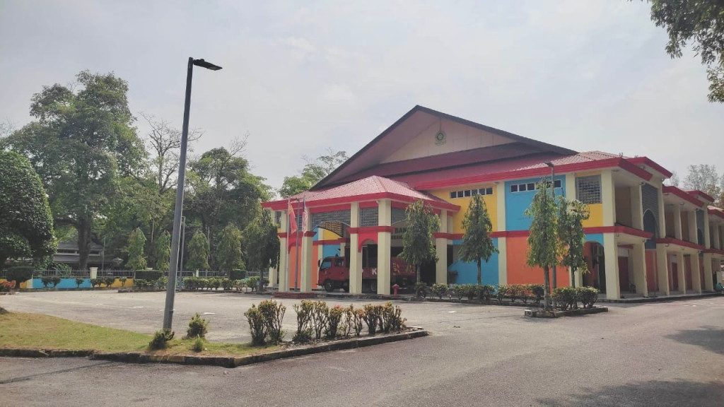 Gelanggang Badminton Dewan Bandaran